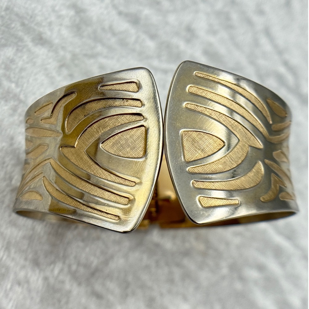 Sarah Coventry 1978 Gold Tone Congo Cuff Bracelet Wide Hinged Vintage Jewelry - Picture 3 of 9
